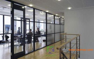 全面解讀80款辦公室裝修隔斷材料 單玻、雙玻與百葉屏風供應指南